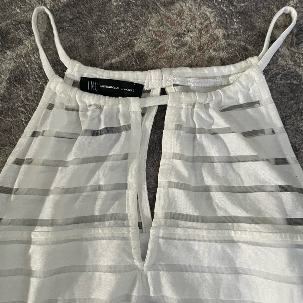 061 NWT INC White Top - Picture 2 of 4